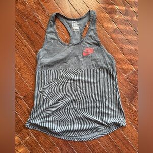 Nike Women's Black and White Patterned Tank Top